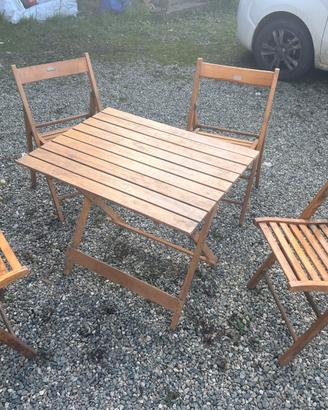 Tavolo da giardino con 4 sedie