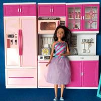 Barbie mobili cucina + banco colazione + Skipper