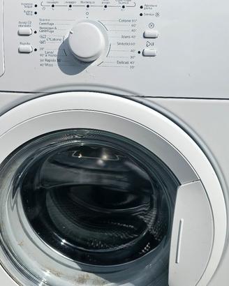lavatrice marca LG  8KG