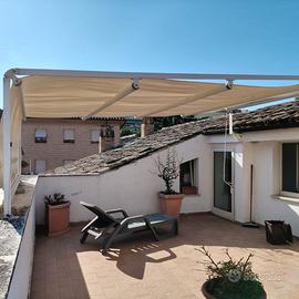 Tenda da sole avvolgibile per terrazzo