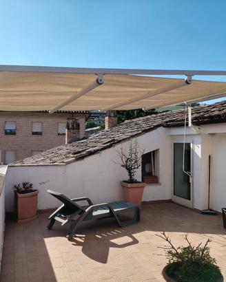 Tenda da sole avvolgibile per terrazzo
