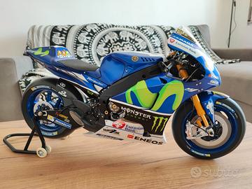Yamaha M1 2016 Valentino Rossi VR46 modello 1:4