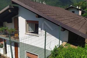 Villa di 179 m² con 3 locali e box auto a Sovramon