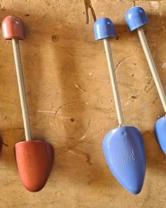 Tendiscarpe in plastica con molla