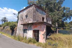 rudere panoramico con terreno 5000 mq