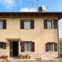 Splendida casetta acccostata da ristrutturare