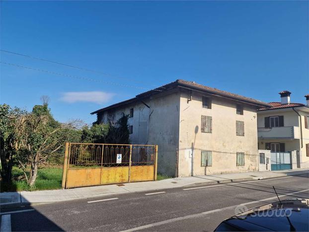 Ex Casa Rurale da ristrutturare