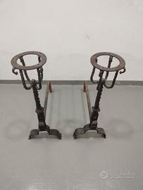 Coppia di alari in ferro