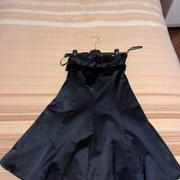 Vestito nero senza spalline