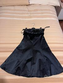 Vestito nero senza spalline