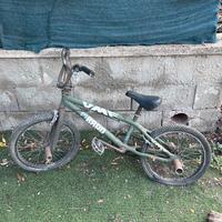Bmx bicicletta