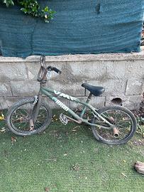 Bmx bicicletta