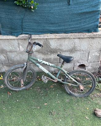 Bmx bicicletta