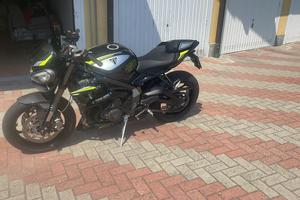 Triumph street triple rs 765