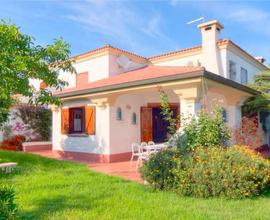 Villa spiaggia Riviera del Conero giardino piscina