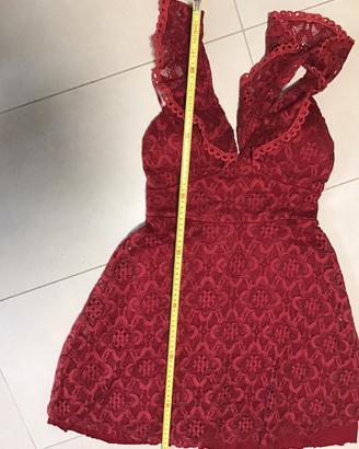 Abito rosso in pizzo