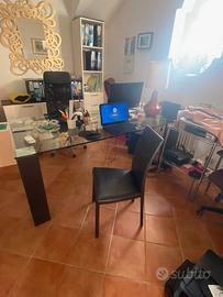 Tavolo in cristallo Chateau d'AX + 2 sedie