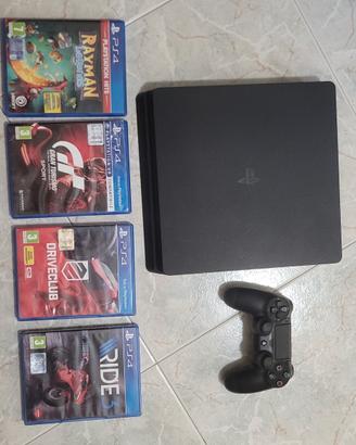 Console PS4 con giochi