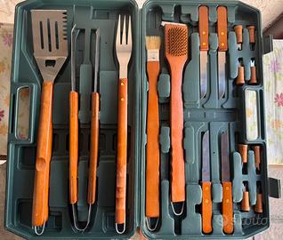 Set utensili per barbecue
