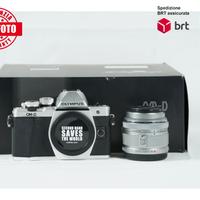 Olympus OM-D E-M10 II + 14-42 3.5 5.6 II R