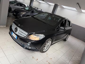 Mercedes-benz B 180 200 CDI BlueEFFICIENCY Executi