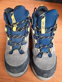 Scarponi da trekking n. 35 Decathlon 
