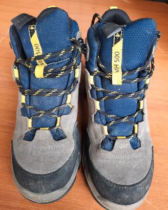 Scarponi da trekking n. 35 Decathlon 