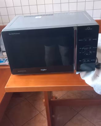 Microonde Whirlpool come nuovo – Perfette condizio
