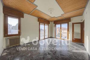 Appartamento di 110 m² con 3 locali e posto auto a