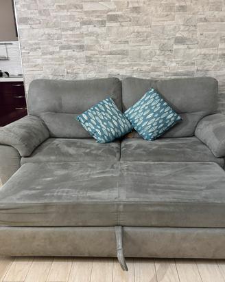 Divano  Grigio poltrone e sofà!!comodissimo!!