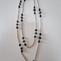 collana lunga in metallo argentato 