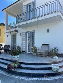 Rif. 108 villa singola di 2 appartamenti con giard