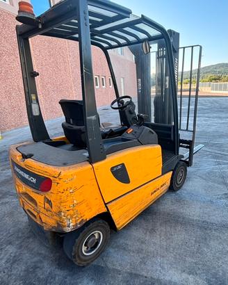 Carrello elevatore elettrico jungheinnch
