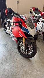 Ducati Panigale V4 S Corse