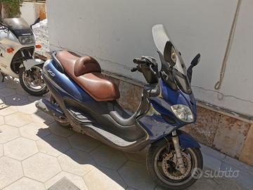 Piaggio X9 500