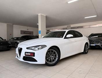 Alfa Romeo Giulia 2.2 t Business Sport Launch Edit