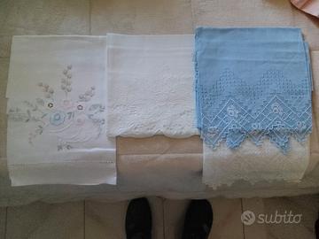 Tovaglie da bagno ricamate a mano