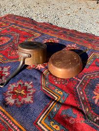 Antiche pentole di rame