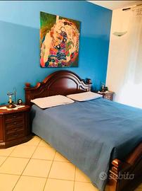 Splendida camera da letto completa in noce