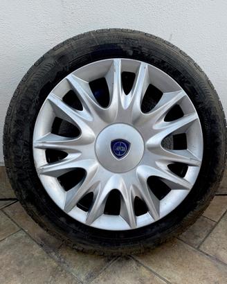 Gomme estive complete di cerchioni