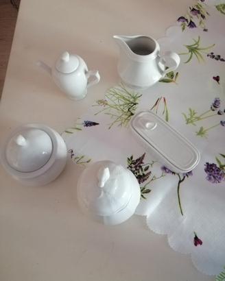 VARI OGGETTI CERAMICA BIANCA 