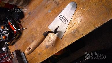 Cucchiaia per impastare e spatola