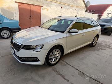 Skoda Superb 2.0 TDI 200 CV DSG 4x4 Full Optional