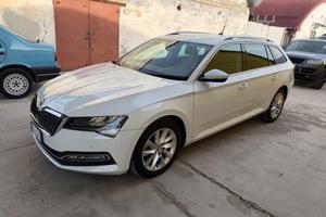 Skoda Superb 2.0 TDI 200 CV DSG 4x4 Full Optional