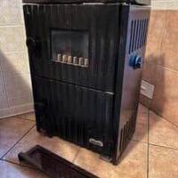 Stufa a legna (prezzo ribassato per ritiro veloce)