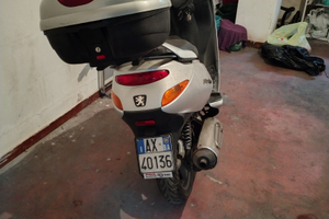 Scooter Peugeot Elyseo 125