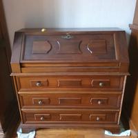 Scrittoio con cassetti 