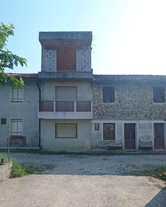 RUSTICO CON CORTE ESCLUSIVA