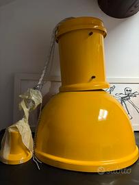 Lampada Industriale Gialla di Roberto Menghi per F