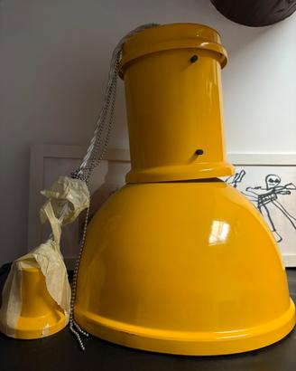 Lampada Industriale Gialla di Roberto Menghi per F